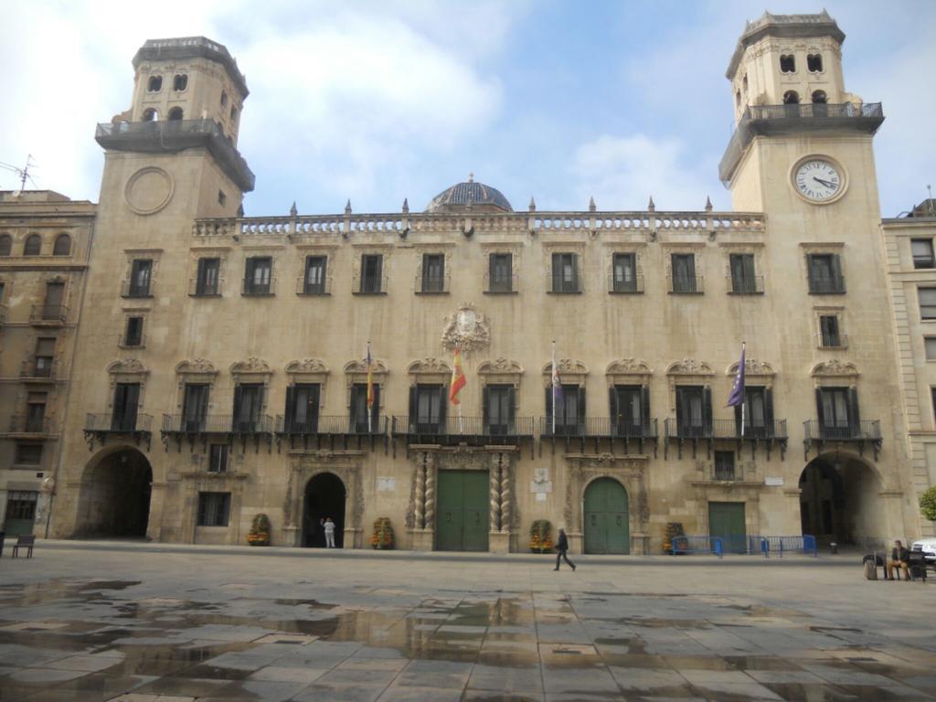 Hotel Lc Urbano *